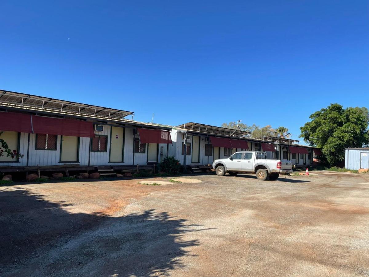 Royal Mail Hotel - Meekatharra Exterior photo