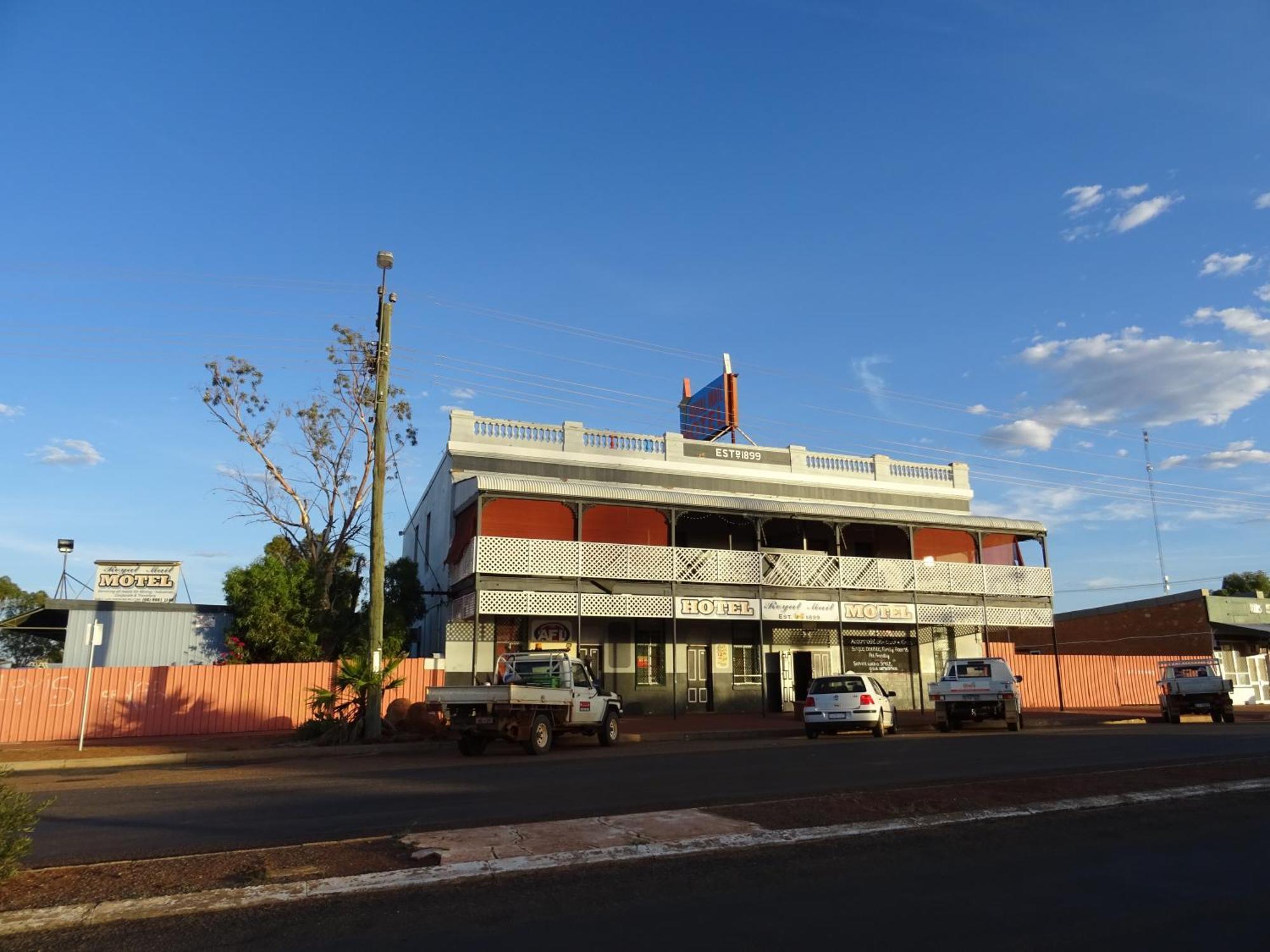 Royal Mail Hotel - Meekatharra Exterior photo