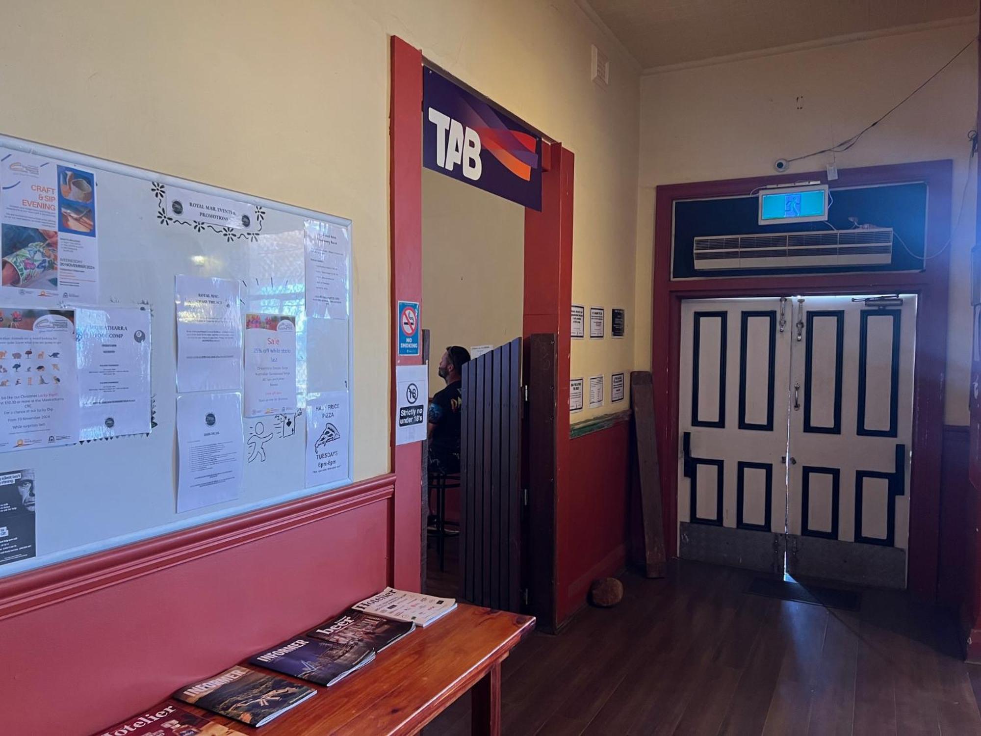 Royal Mail Hotel - Meekatharra Exterior photo